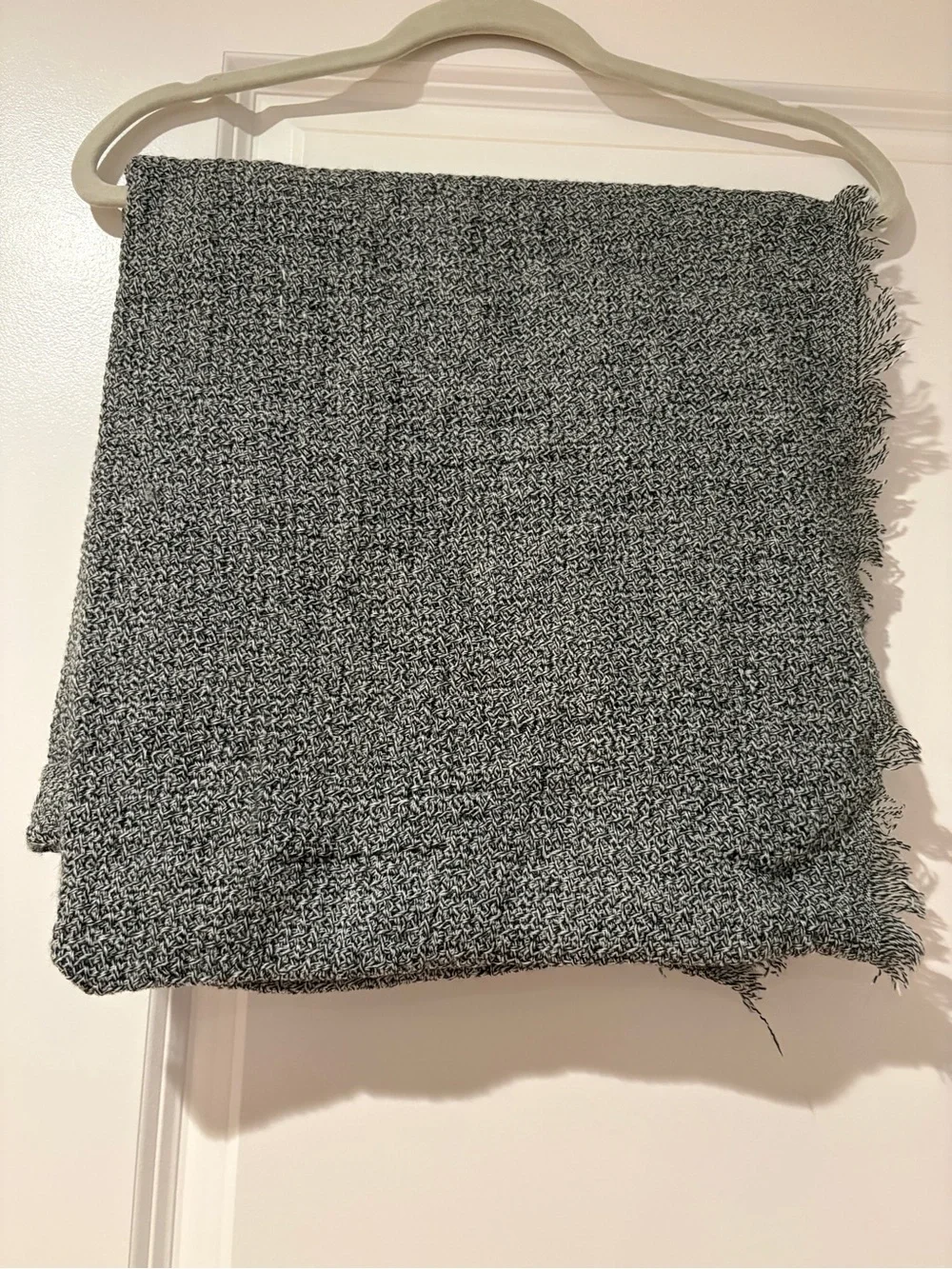 Old Navy Gray Knit Scarf With Fringe Detail